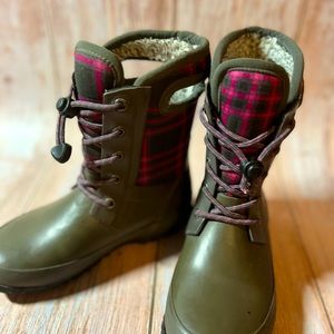 Girls BOGS size 11 lined